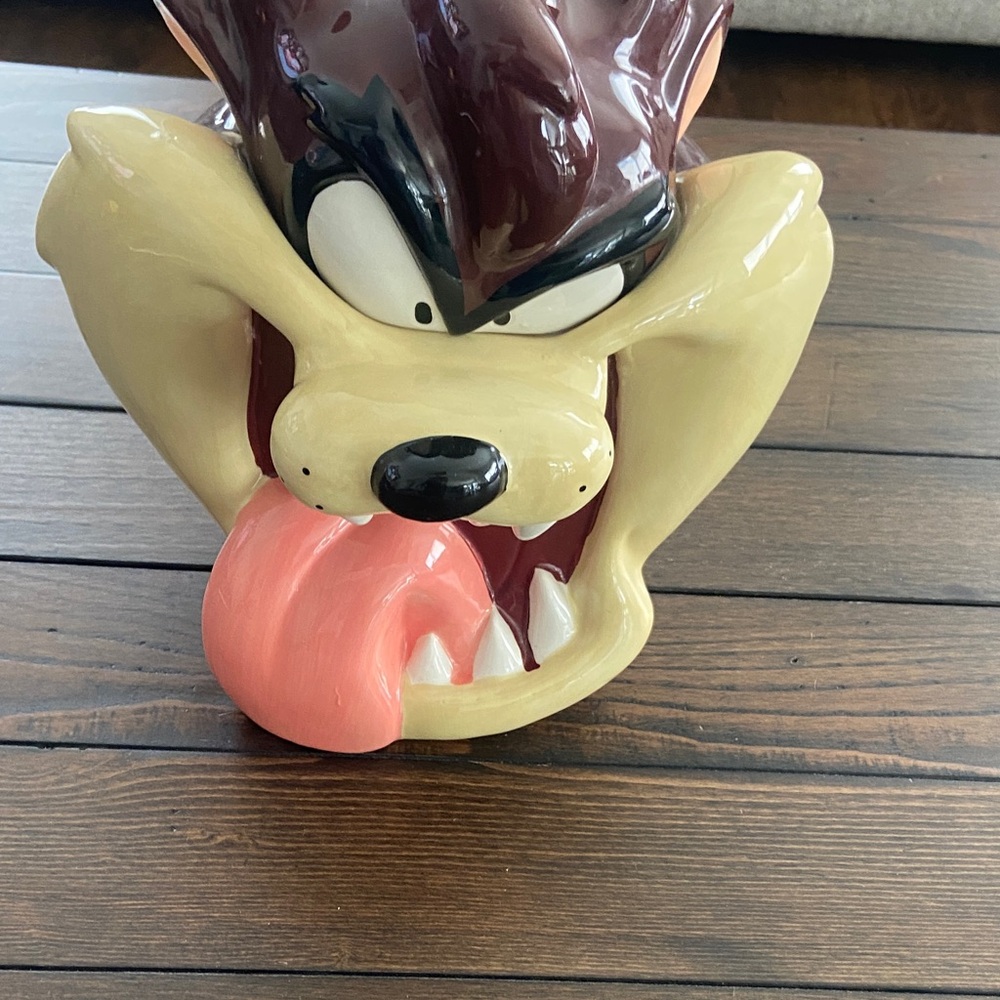 Warner Bros. Brown and Cream Food Storage Container